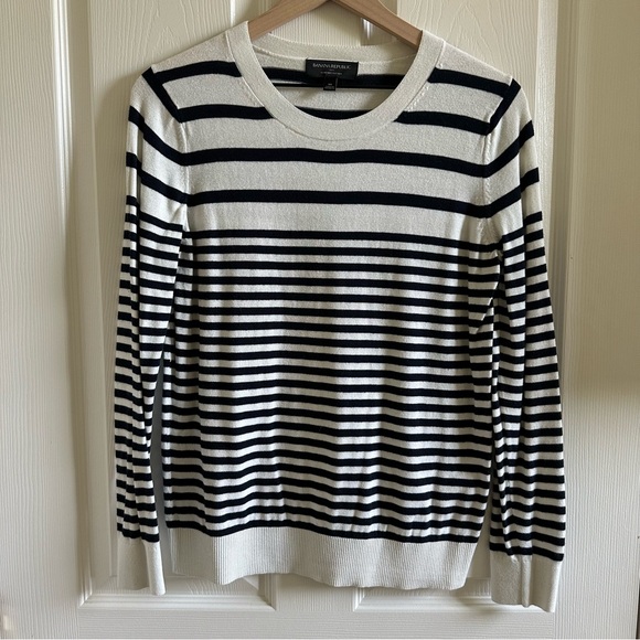 Banana Republic Sweater Bundle - Picture 4 of 6